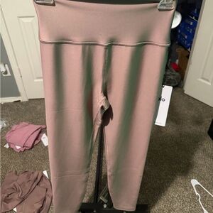 ALO Yoga 7/8 airlift leggings  women size medium mushroom color nwt